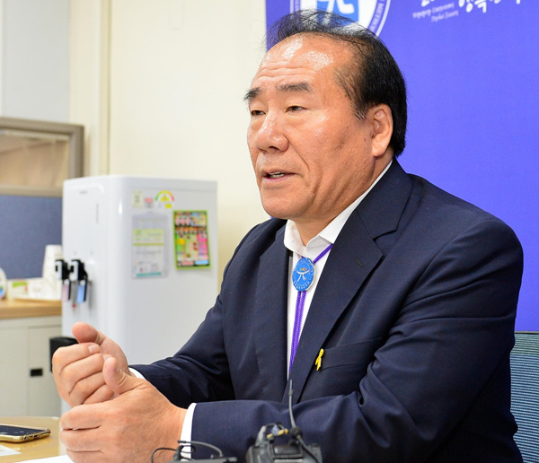 [인터뷰] 장휘국 "국정교과서 적용 시점, 박정희 출생 100주년 의구심"