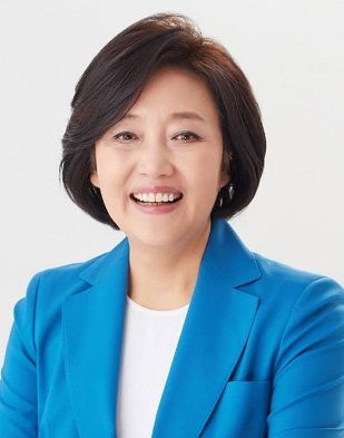 [인터뷰] 박영선 "文대통령도 특검 대상? 야당 웅덩이 파는 것"