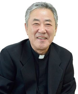 [인터뷰] 배기현 주교 "난민 대하는 모습, 군자 아닌 소인배"