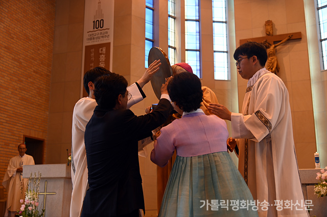 대전교구, 설정 70주년 감사 미사 ‘묵주기도 1억단 등 봉헌’