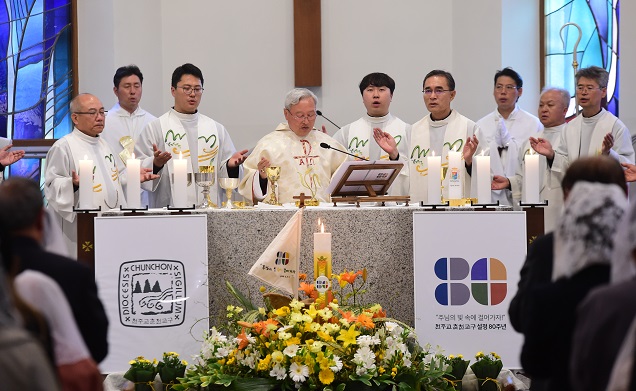 [인터뷰] 김운회 주교 "감사와 은총의 춘천교구 80년…`받는 교구`서 `주는 교구`로"