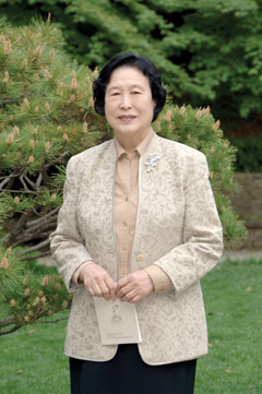 김후란 시인 제9시집 '시인의 가슴에 심은 나무는' 펴내