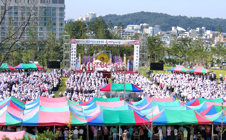 새 교구청 마련 축하... 교구민 노고에 감사