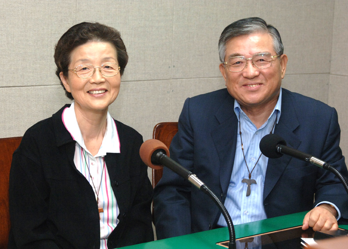 신앙 메고 세계 곳곳으로