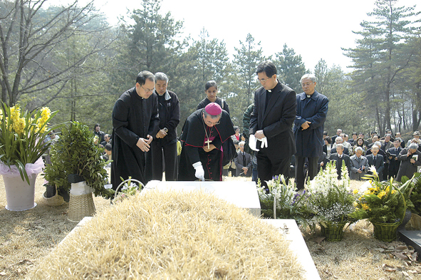 지학순 주교 15주기 추모미사 봉헌
