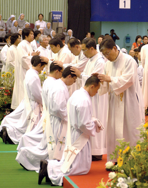 [성경 속 상징]30-안수(按手)- 축복을 전달하는 가시적 표현