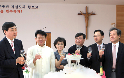 정영식 신부, 최인자 선교사 함께 펴오하방송 TV 프로그램 내용 담아