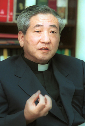 [문학]두 번째 시집 「아득한 여로」 펴낸 전 대구대교구장 이문희 대주교