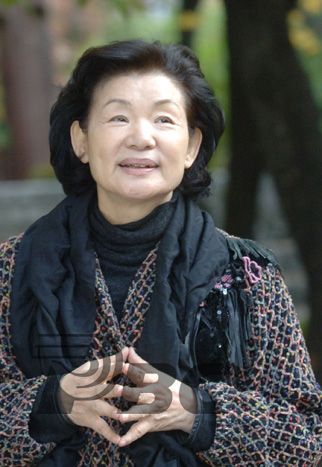 [출판]신달자 시인과 화가 정미연씨, 「성모님 뜻에 나를 바치는 묵주의 구일기도」펴내