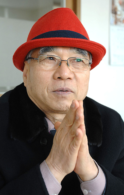 [은빛시대] 늦깎이 대학교 졸업생 김재봉씨