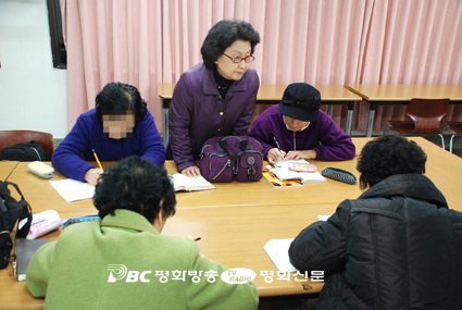 서울 사당동본당, 매주 수, 금요일 어르신 한글교실 운영
