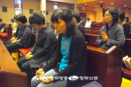 자녀는 공부하고 부모는 성경쓰고