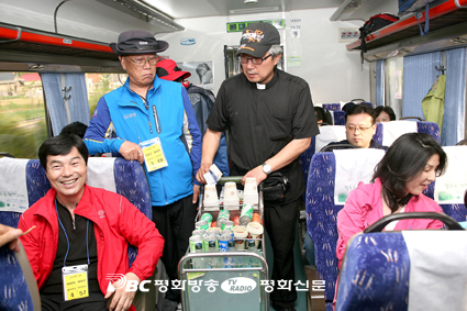 신앙은 기차 타고 흐른다