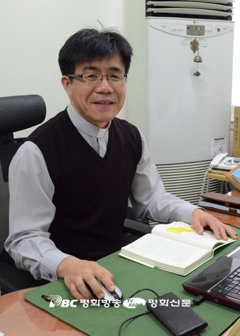 13년째 묵상글 '빠다킹 신부와 새벽을 열며' 써온 조명연 신부(인천교구 성소국장)