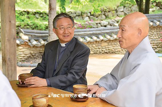 부처님 오신 날 앞두고  사찰 방문