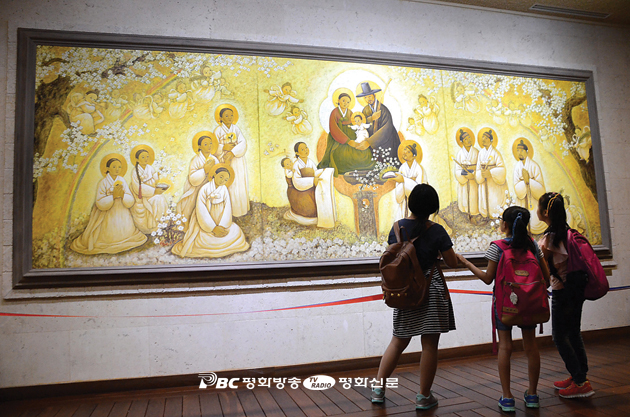 당고개순교성지 '천상탄생' 성화 축복식