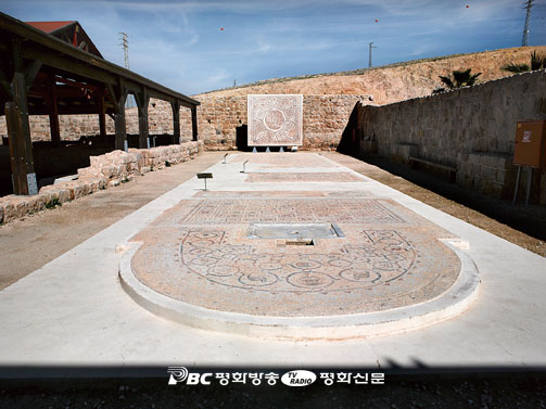 착한 사마리아인은 '일곱 성사의 치유 선물' 상징