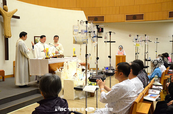 암 투병하던 서울성모병원서 '보은의 첫 미사'