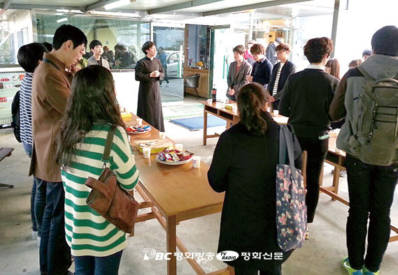 대구대교구 대학생 시범본당 압량본당, 대학생 미사 봉헌