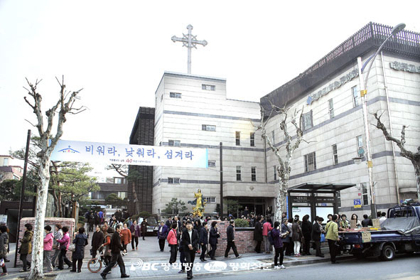 비우고, 낮추고, 섬기는 공동체를 향해