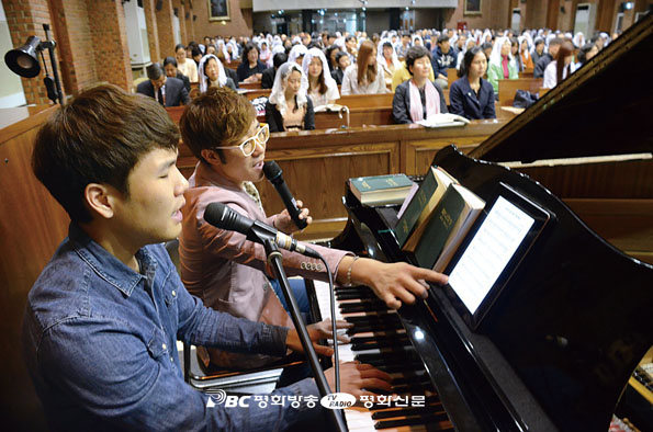 "찬양은 복음화의 가장 큰 도구이자 기도"