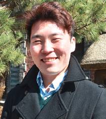 학생들에게 신앙생활 모범 보이려 매일 미사 참례