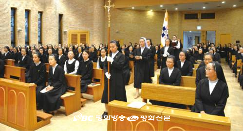 성체성사 바탕으로 한 이웃사랑 영성 60년
