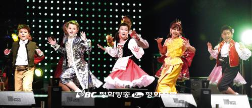문화에 복음 녹여 전하니 눈과 귀에 쏙 들어오네