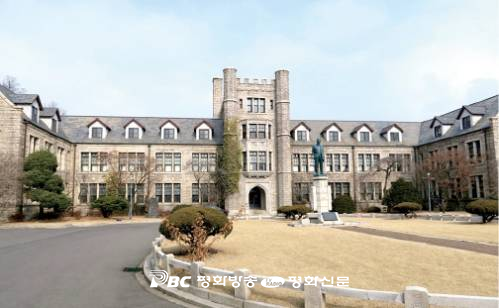 [추기경 정진석] (8) 책과 신앙