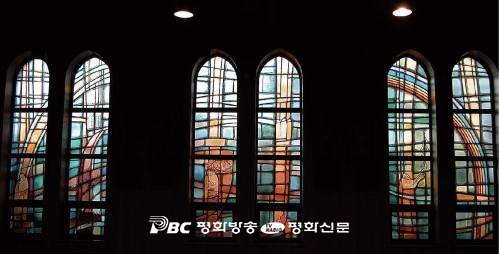 [치유의 빛 은사의 빛 스테인드 글라스]38. 서울 돈암동성당  스테인드글라스