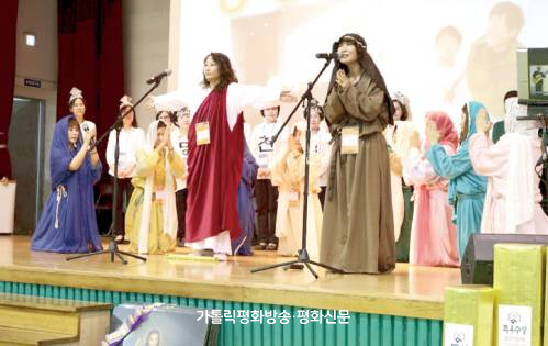 말씀에 목마른 신자들, 성경 공부에 ‘로그인’