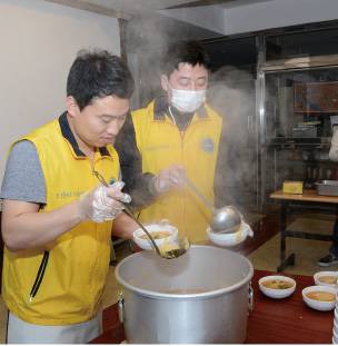 [당신께 봉사함이 기쁩니다] (7) 서울대교구 서교동본당 청년 봉사팀 ‘위드(WITH)’ 
