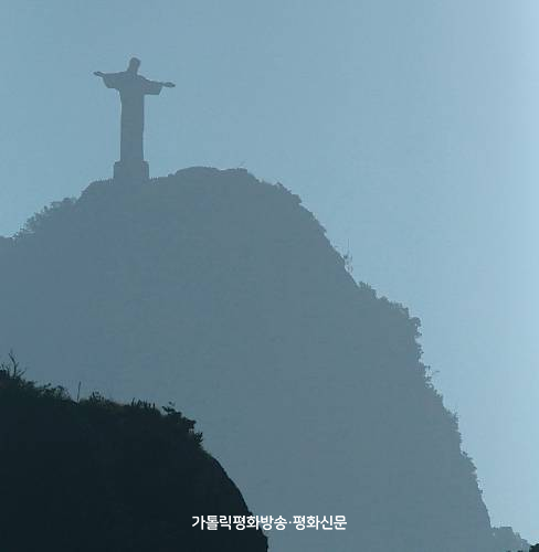 고통의 바다에서 표류한다면 ‘보라, 하느님의 어린양’