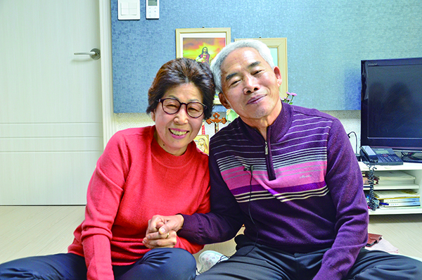 가족에서 이웃까지… 끊기지 않는 부부의 기도