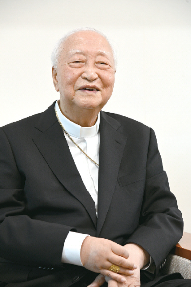 반세기 넘게 펴낸 책… “하느님이 대신 써주셨죠”