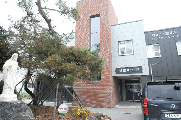 국적·피부색 상관없이 인술 펼치는 ‘착한 사마리아인들’