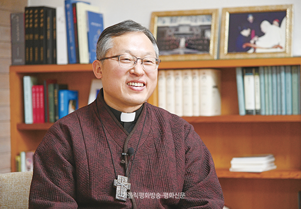 신자들이 신앙의 기쁨 누리도록 돕고 사제단과 소통하며 공동 합의해 나가겠다