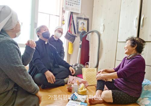 코로나19의 고통 속에서도 부활은 온다