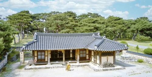 솔뫼 출생 김대건은 모방 신부에게 세례 받고 신학생 후보로 발탁