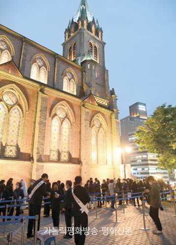 진짜 행복의 길 찾은 추기경님 영성 지켜나가겠습니다