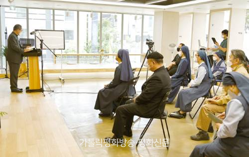 “스스로 기쁨 간직하고 살며 복음 전하자”